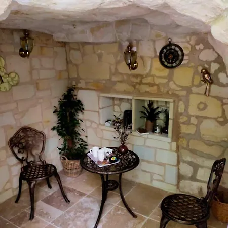 Les Troglos De Cumeray Le Thoureil