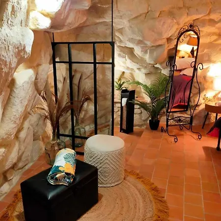 Bed & Breakfast Les Troglos De Cumeray 3*