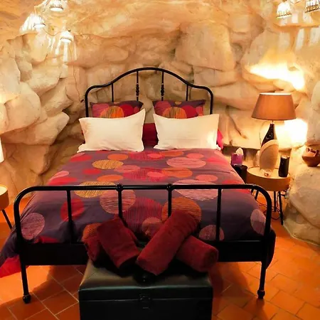 Bed & Breakfast Les Troglos De Cumeray Le Thoureil